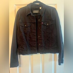 Levi's Black Jean Jacket Classic Cropped Design